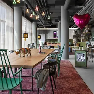 Moxy East النمسا