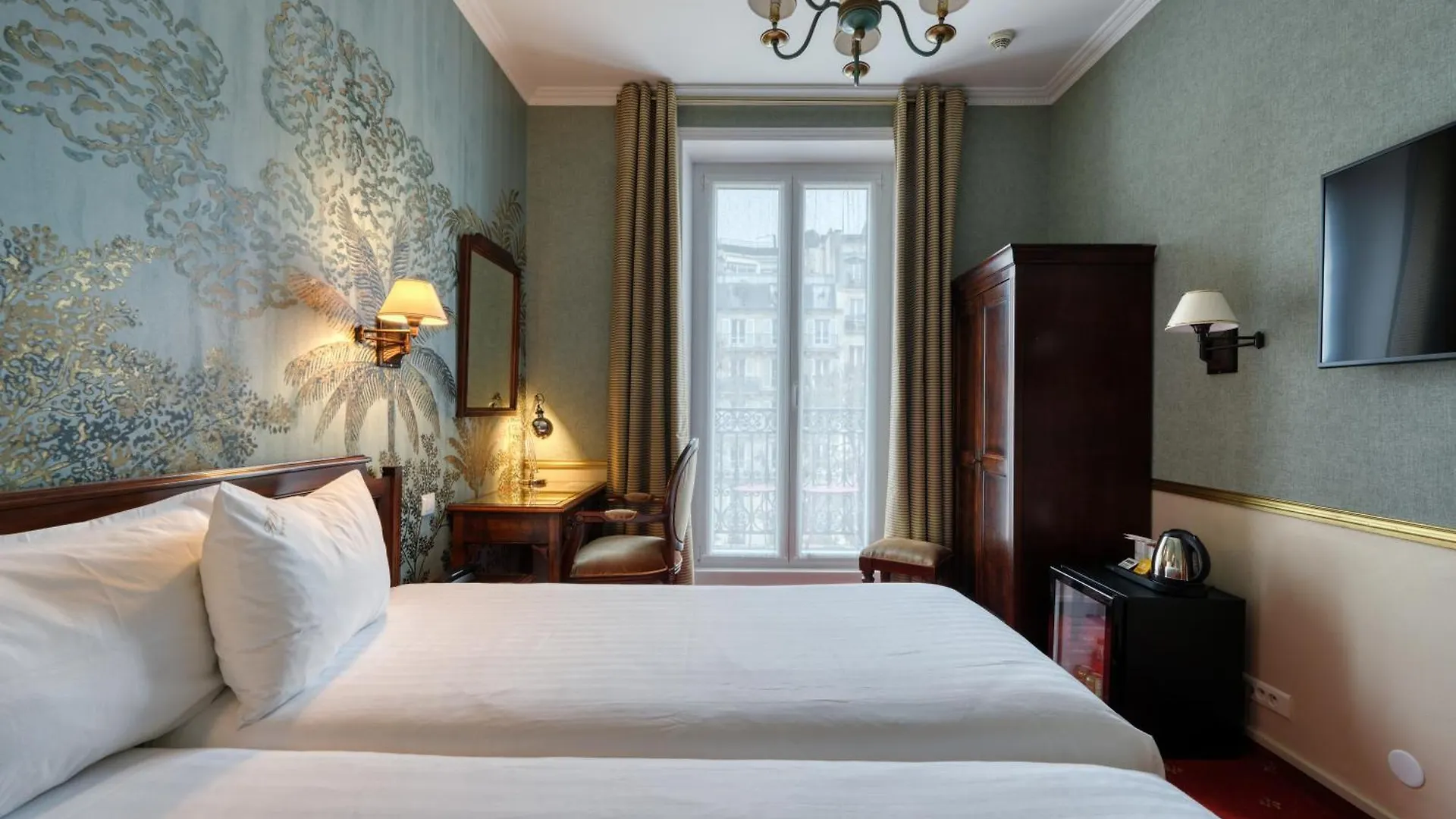 Belfast Hotel Paris 4*,